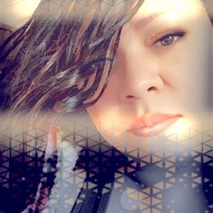 Meet your Posher, Stanice